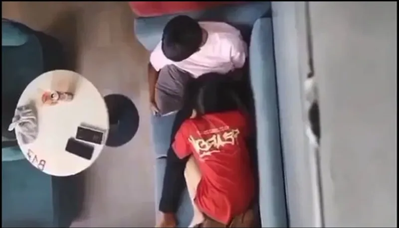 Quay lén nhân tình liếm bú cho nhân tình nơi công cộng